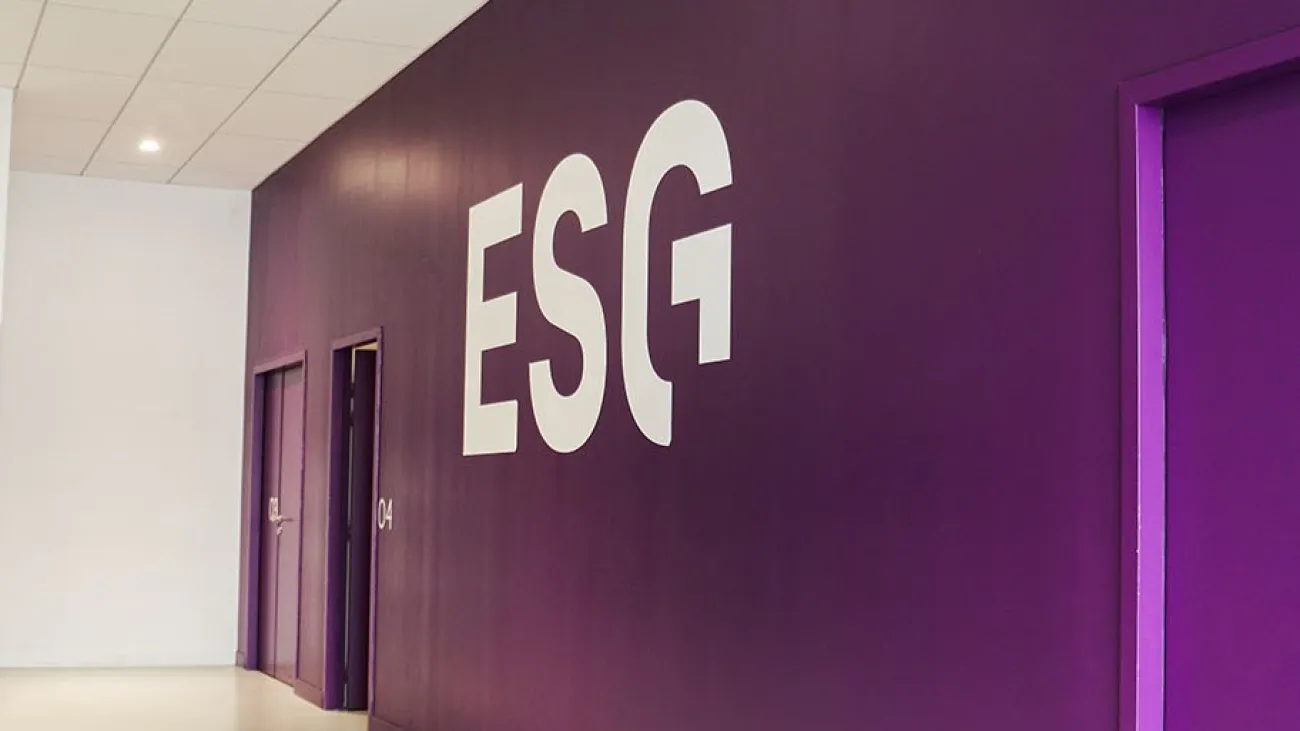 Couloir école ESG campus enova Toulouse
